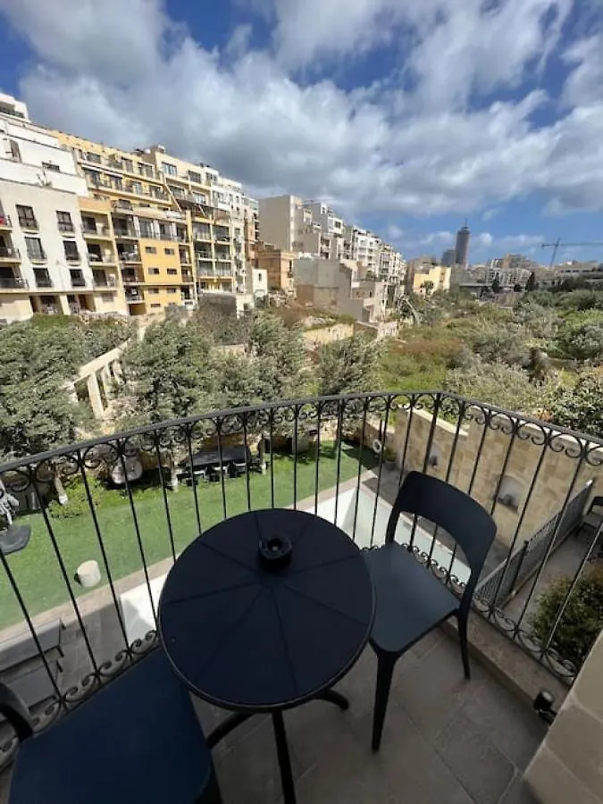 The Valley Room 7 Condo With Parking On Premises Saint Julian's Guest house